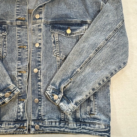 Kittenish Like-New, Never Worn Light Blue Distressed Oversized Denim Jean Jacket - Picture 4 of 8